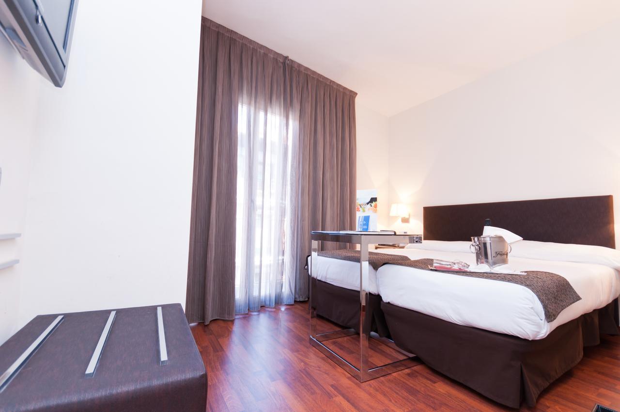 Apartamentos Leganitos Мадрид Екстериор снимка