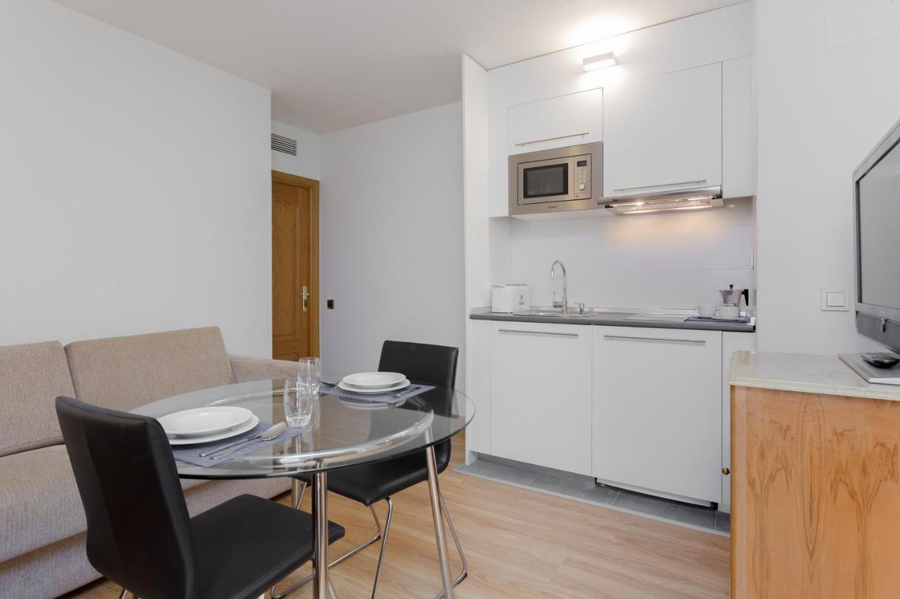 Apartamentos Leganitos Мадрид Екстериор снимка