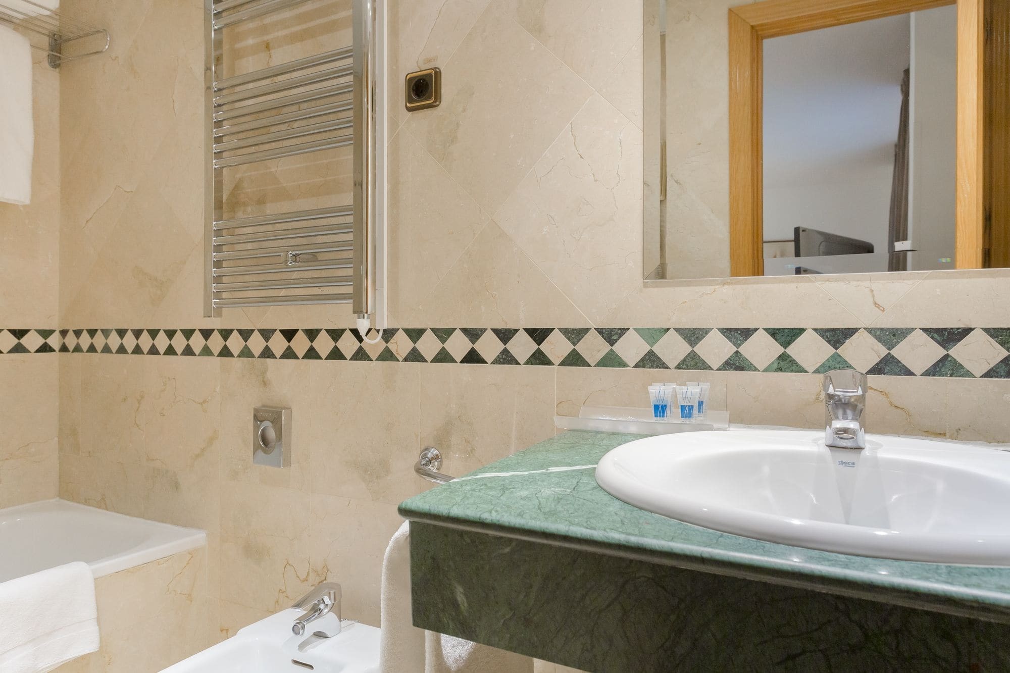 Apartamentos Leganitos Мадрид Екстериор снимка