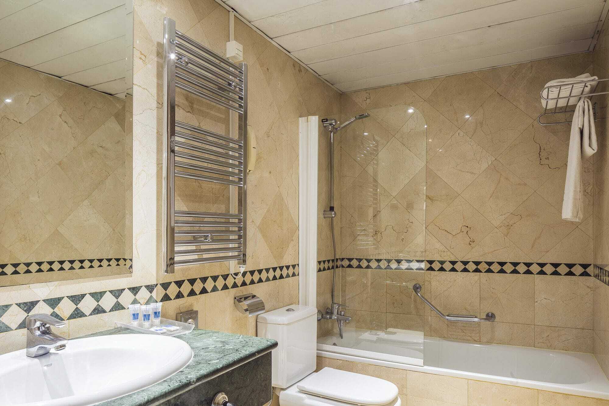 Apartamentos Leganitos Мадрид Екстериор снимка